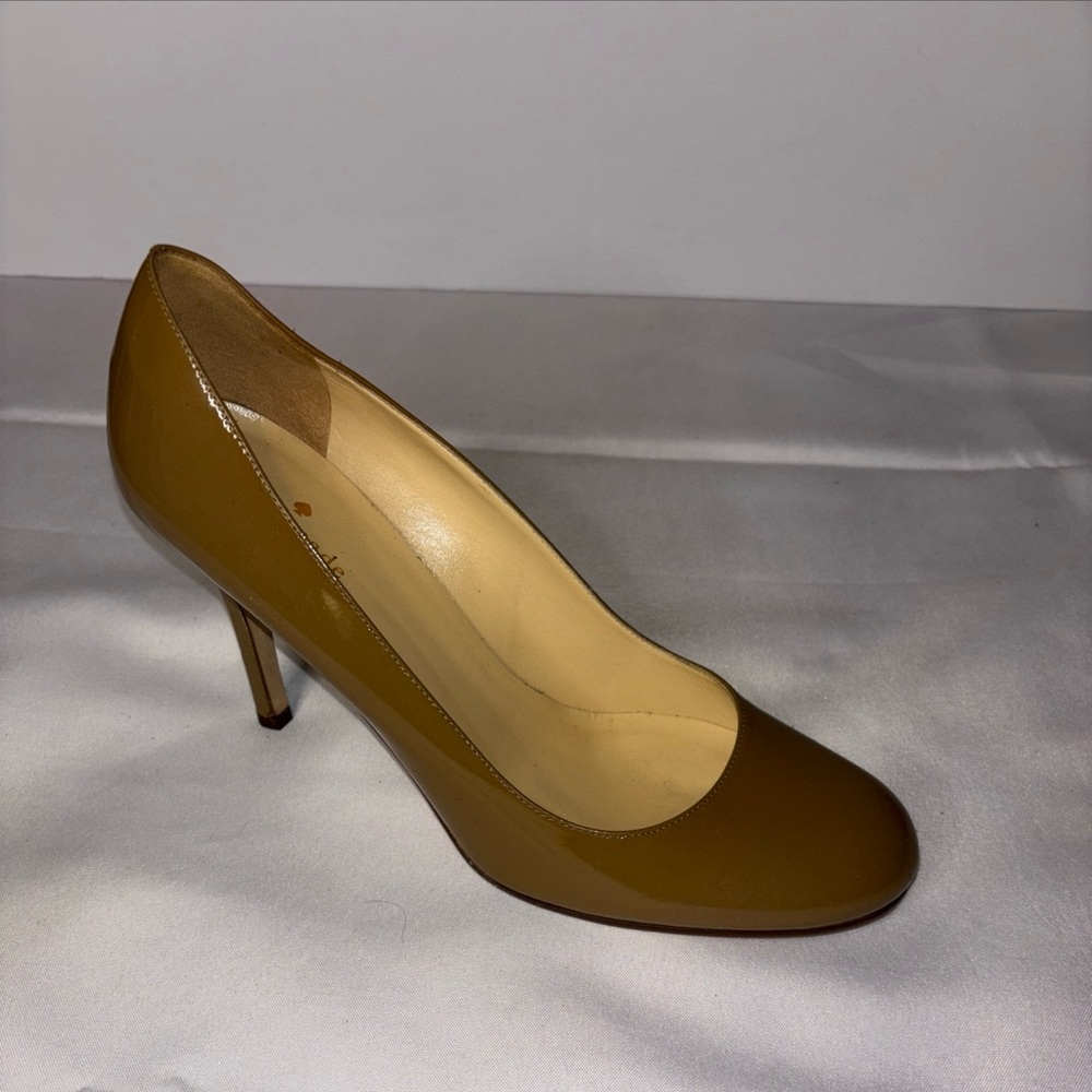 Kate Spade New York Women's Karolina Pumps Camel Patent Leather Size 9.5 B